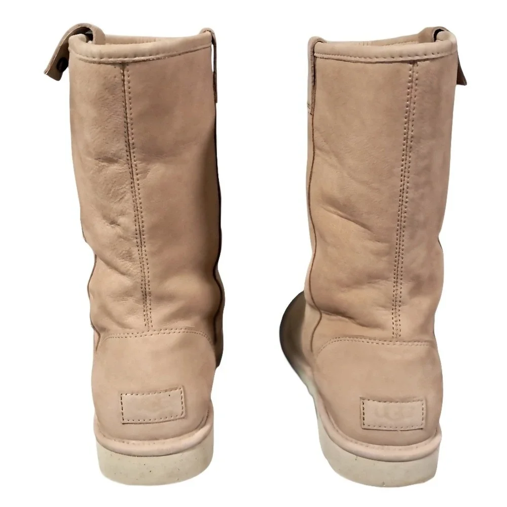 UGG Australia Women's Sheepskin Lined Boots‎ Size 9